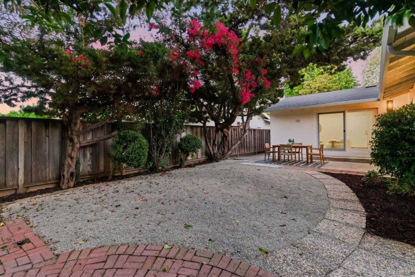 Detail Gallery Image 39 of 46 For Castlemont Ave, San Jose,  CA 95128 - 3 Beds | 2 Baths