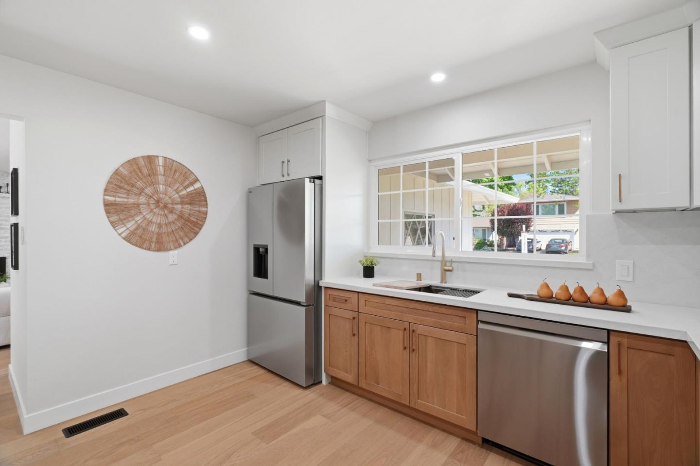 Detail Gallery Image 7 of 46 For Castlemont Ave, San Jose,  CA 95128 - 3 Beds | 2 Baths