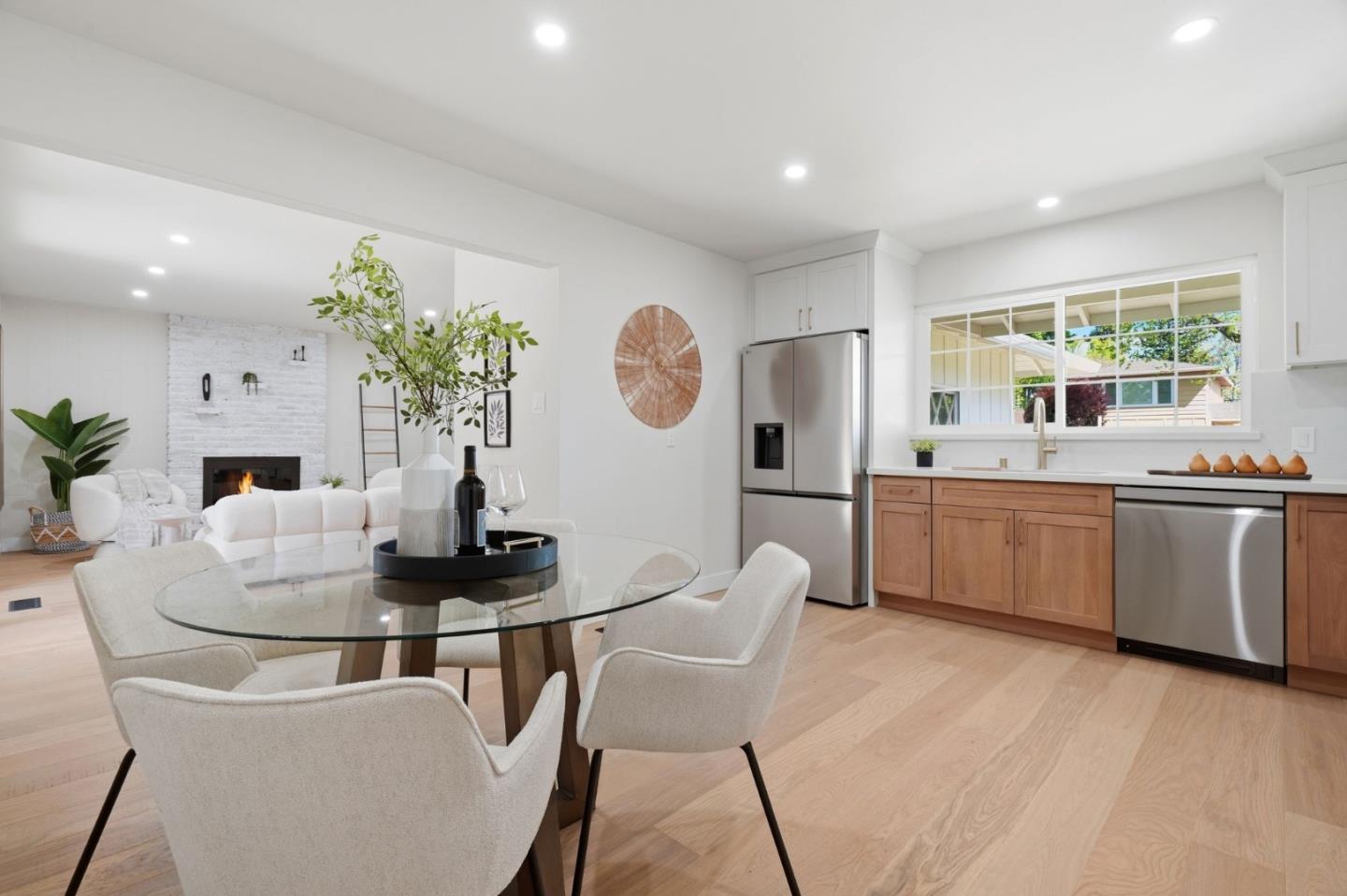 Detail Gallery Image 8 of 46 For Castlemont Ave, San Jose,  CA 95128 - 3 Beds | 2 Baths