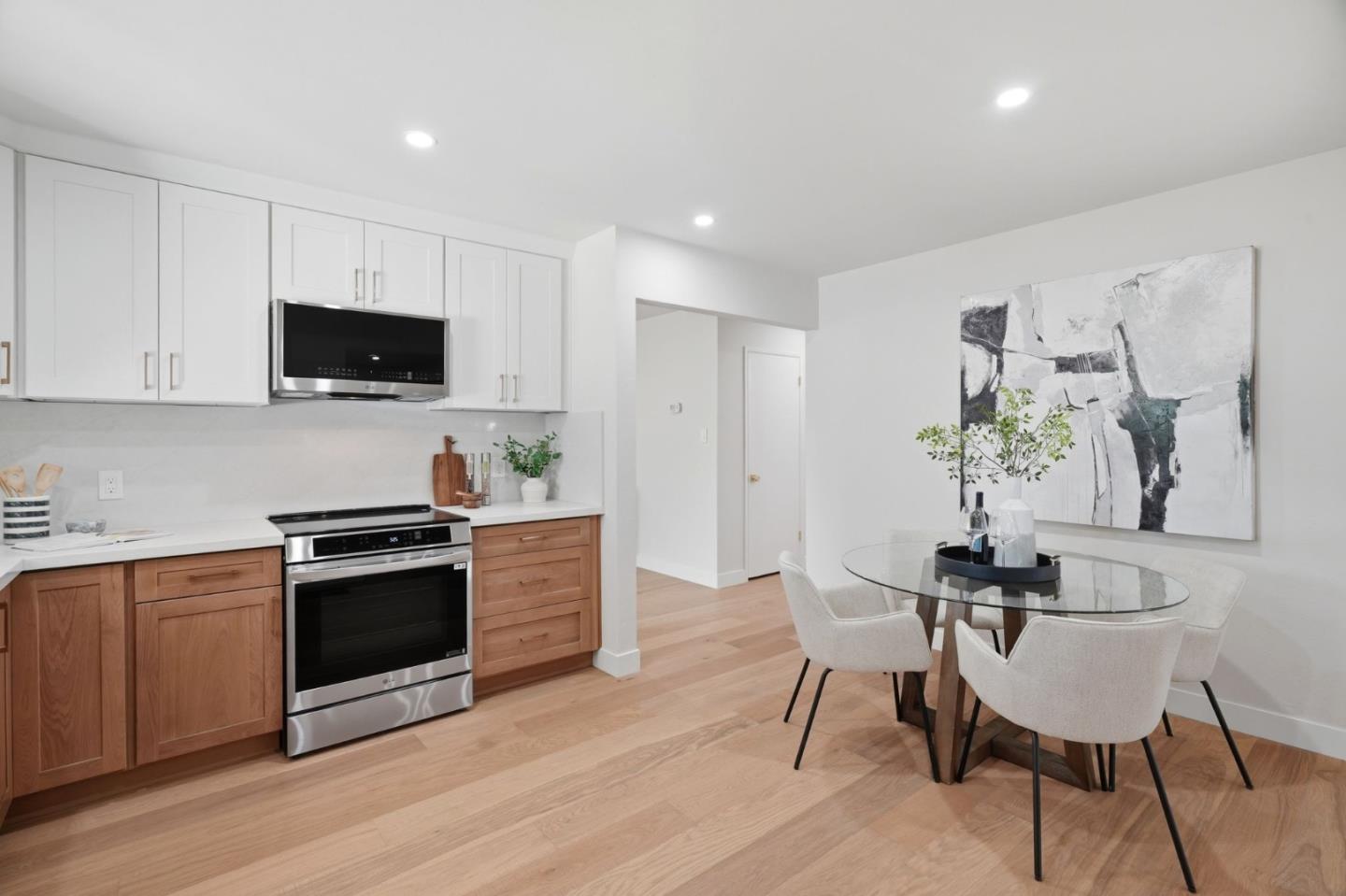 Detail Gallery Image 9 of 46 For Castlemont Ave, San Jose,  CA 95128 - 3 Beds | 2 Baths