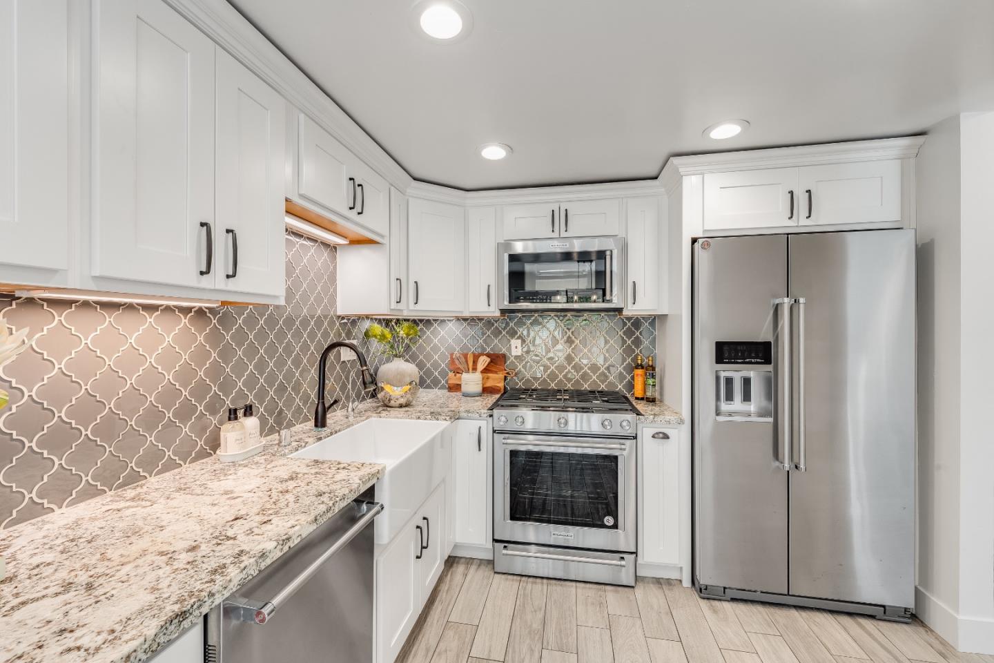 Detail Gallery Image 13 of 32 For 536 Clardy Pl, San Jose,  CA 95117 - 3 Beds | 2/1 Baths