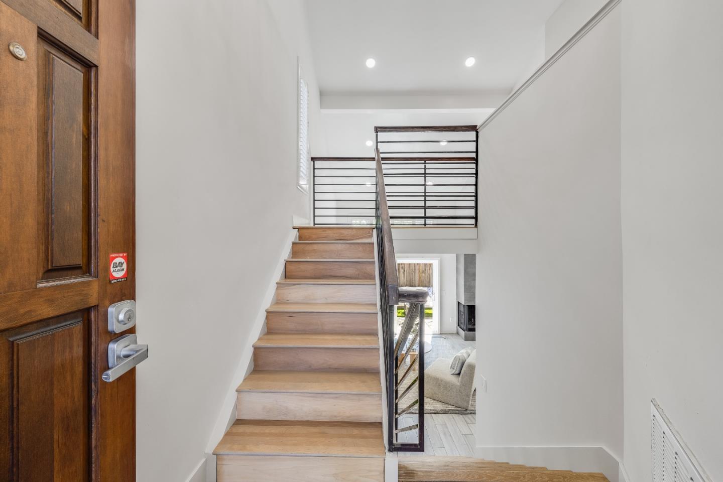 Detail Gallery Image 3 of 32 For 536 Clardy Pl, San Jose,  CA 95117 - 3 Beds | 2/1 Baths