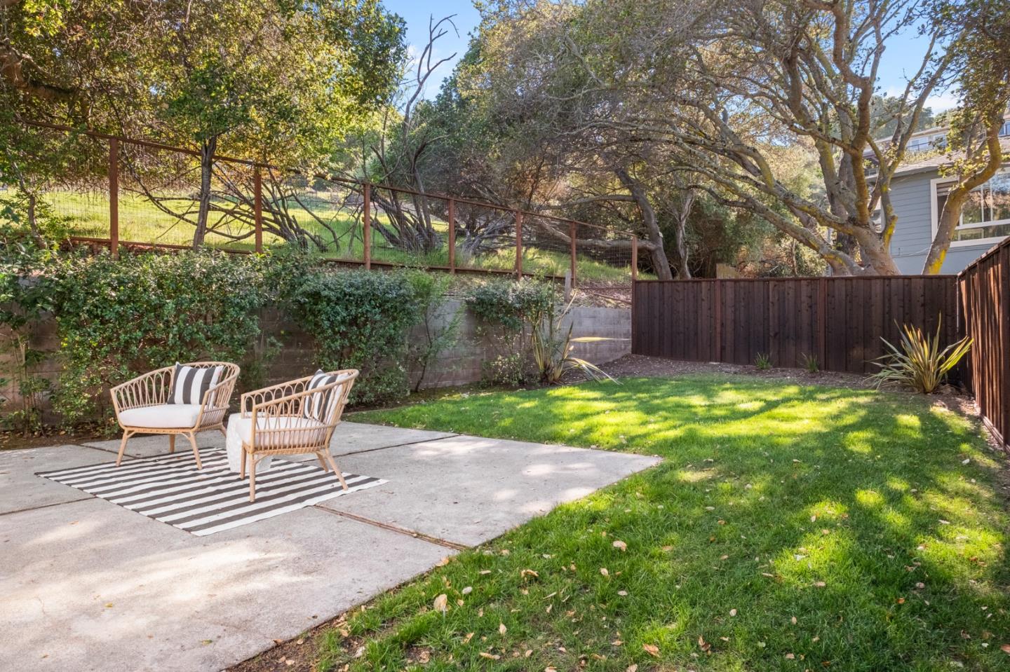 Detail Gallery Image 28 of 41 For 1709 Hillman Ave, Belmont,  CA 94002 - 3 Beds | 2/1 Baths