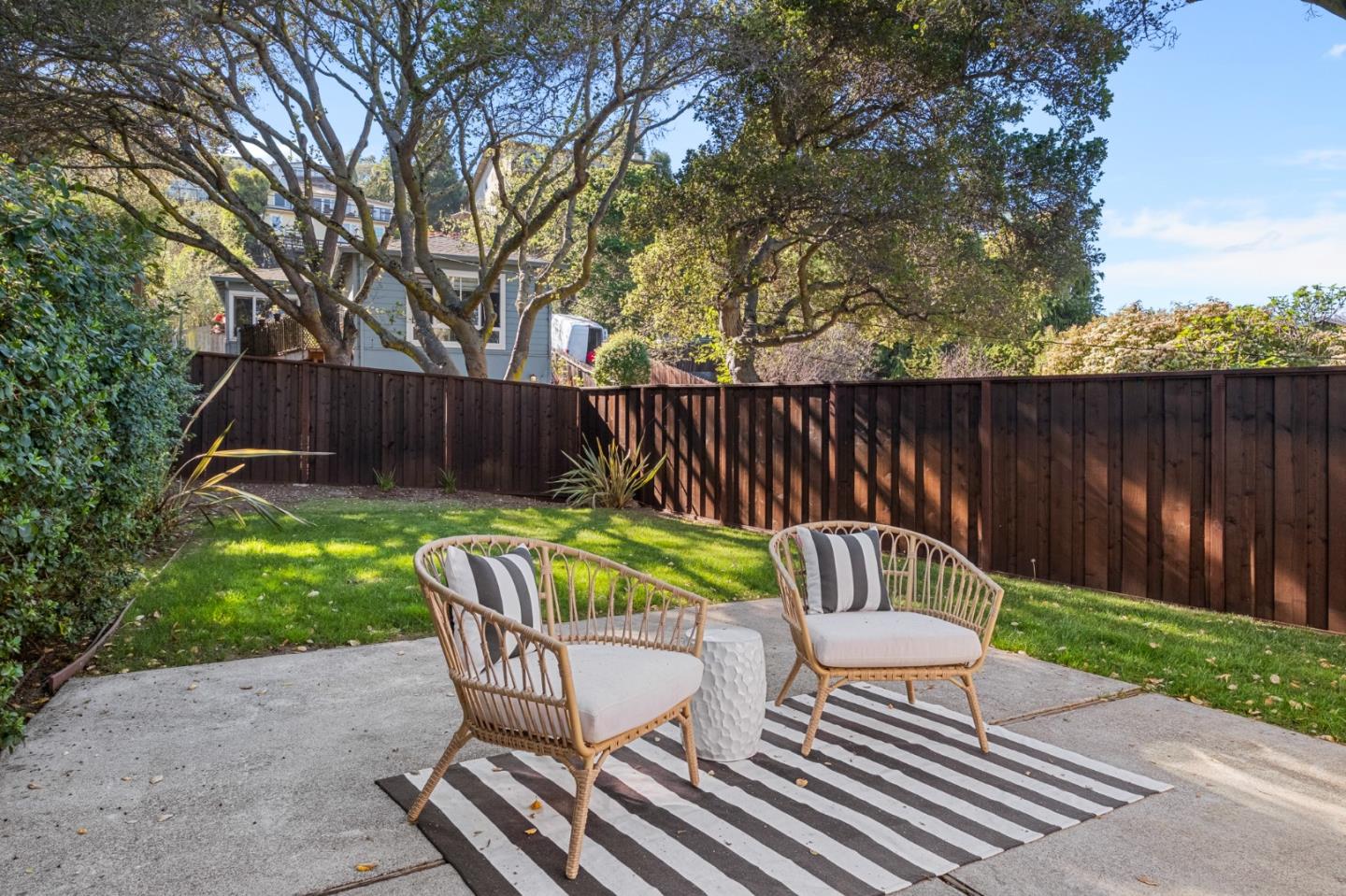 Detail Gallery Image 29 of 41 For 1709 Hillman Ave, Belmont,  CA 94002 - 3 Beds | 2/1 Baths