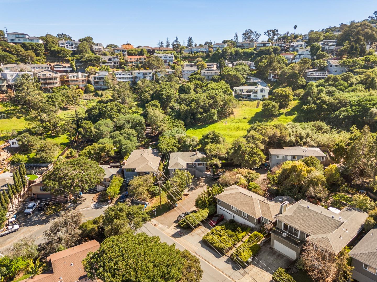 Detail Gallery Image 38 of 41 For 1709 Hillman Ave, Belmont,  CA 94002 - 3 Beds | 2/1 Baths