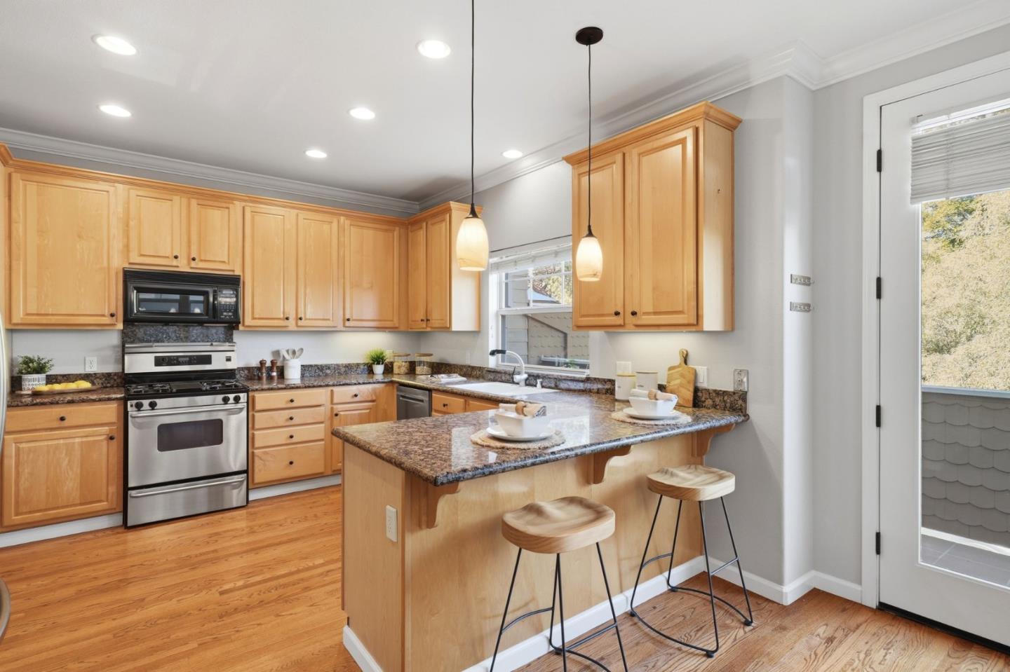 Detail Gallery Image 11 of 43 For 162 Maggi Ct, Los Gatos,  CA 95032 - 3 Beds | 2/1 Baths