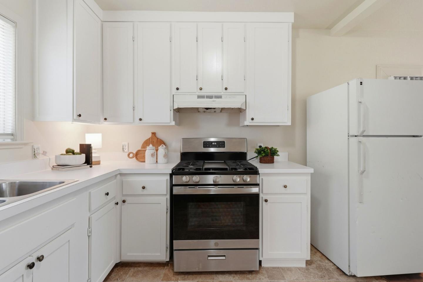 Detail Gallery Image 17 of 35 For 411 Bothun Rd, Turlock,  CA 95380 - 1 Beds | 1 Baths