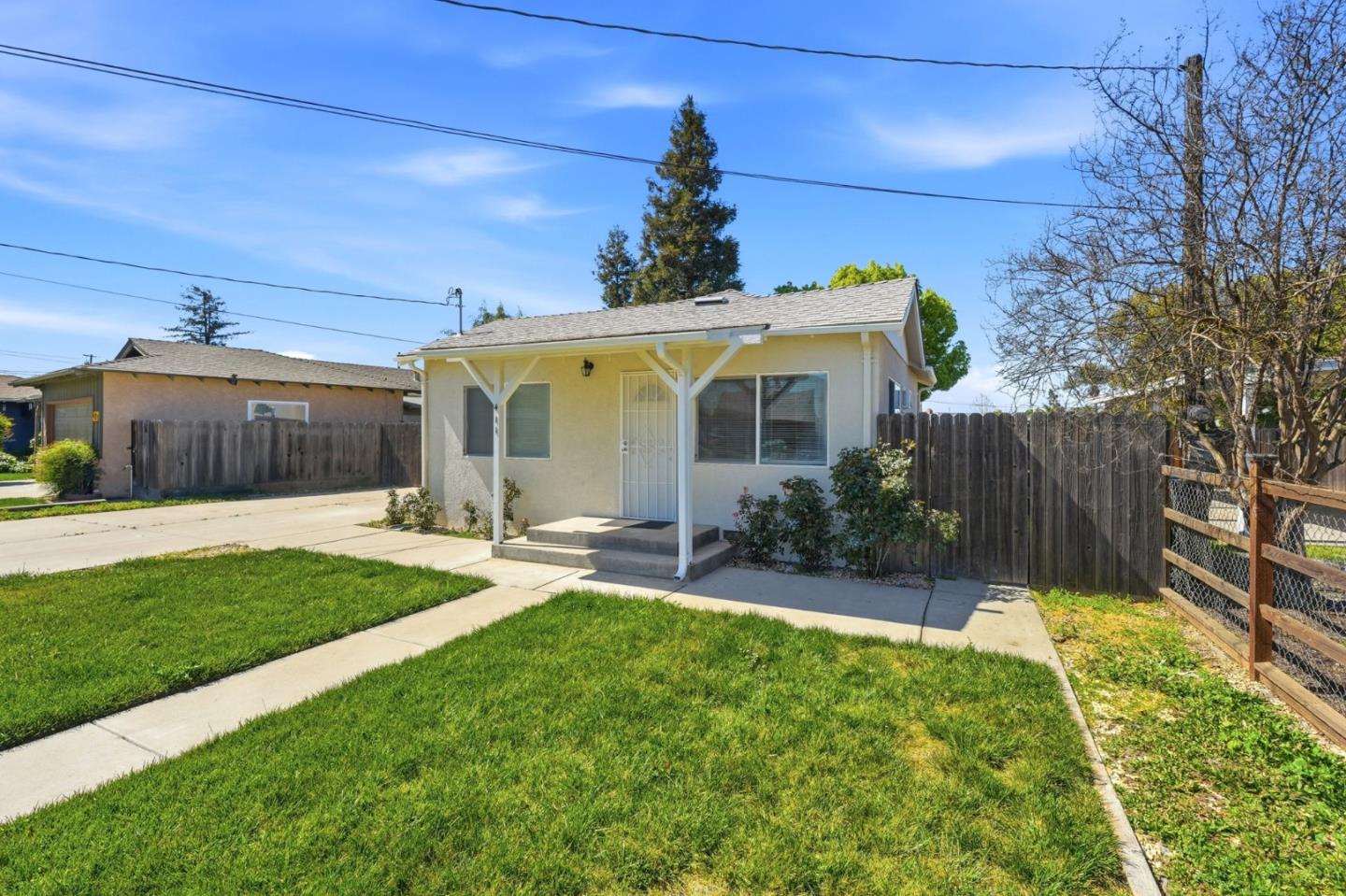 Detail Gallery Image 2 of 35 For 411 Bothun Rd, Turlock,  CA 95380 - 1 Beds | 1 Baths