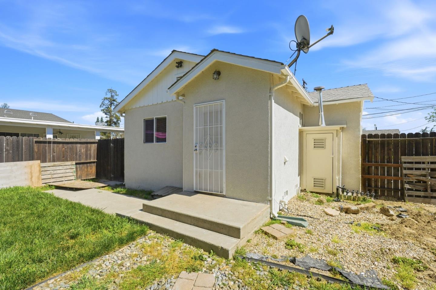 Detail Gallery Image 27 of 35 For 411 Bothun Rd, Turlock,  CA 95380 - 1 Beds | 1 Baths