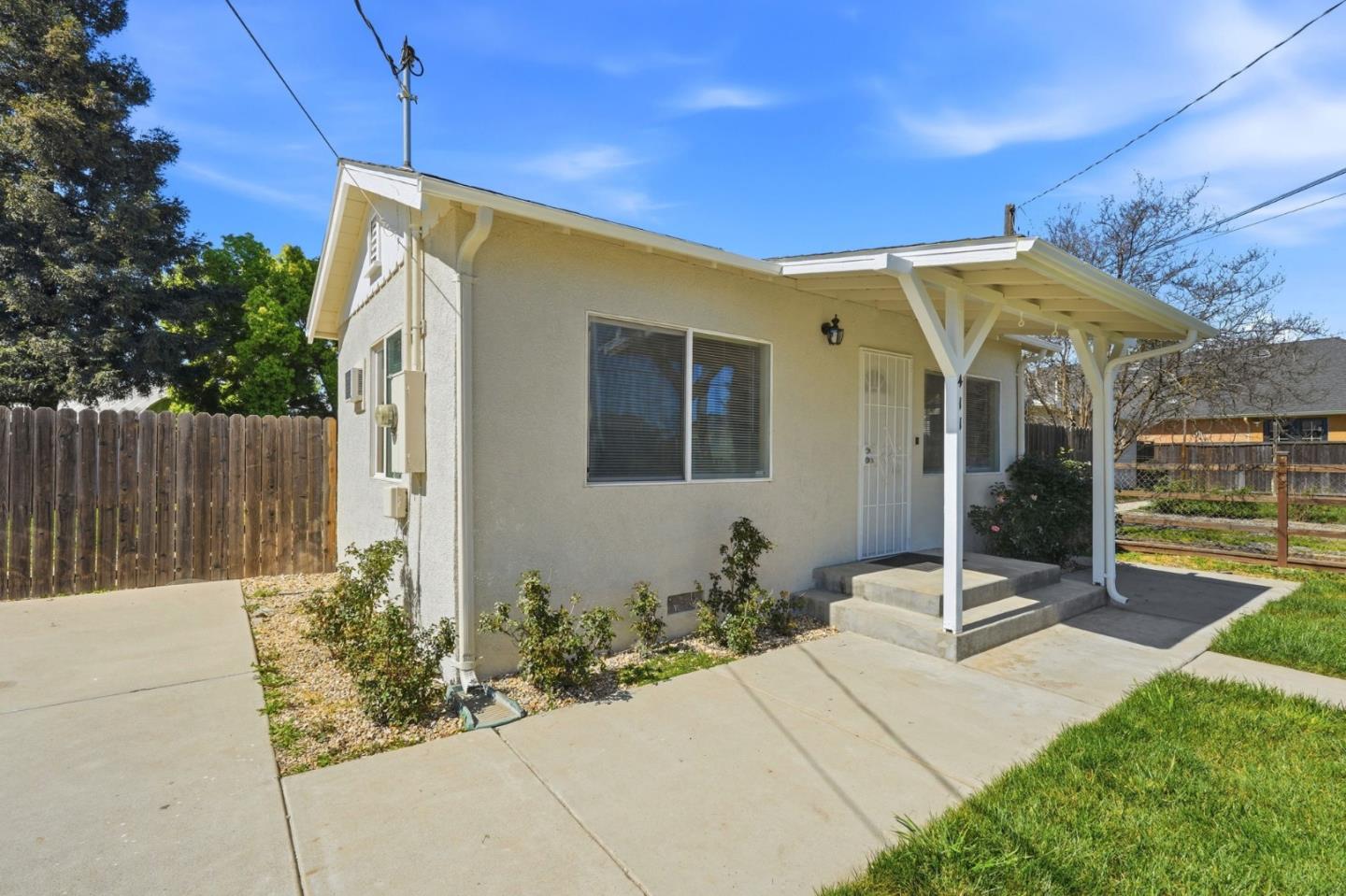 Detail Gallery Image 6 of 35 For 411 Bothun Rd, Turlock,  CA 95380 - 1 Beds | 1 Baths