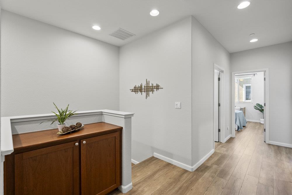 Detail Gallery Image 13 of 38 For 900 Old Oak Ln #3,  Hayward,  CA 94541 - 3 Beds | 2/1 Baths