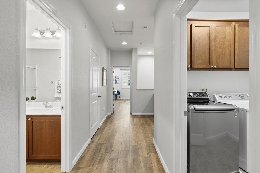 Detail Gallery Image 14 of 38 For 900 Old Oak Ln #3,  Hayward,  CA 94541 - 3 Beds | 2/1 Baths