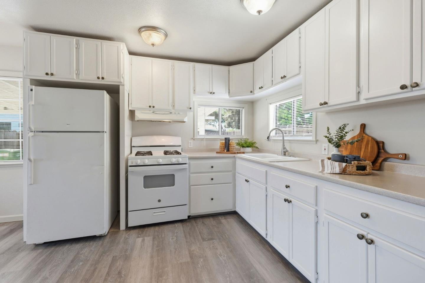 Detail Gallery Image 11 of 34 For 401 Bothun Rd, Turlock,  CA 95380 - 2 Beds | 2 Baths