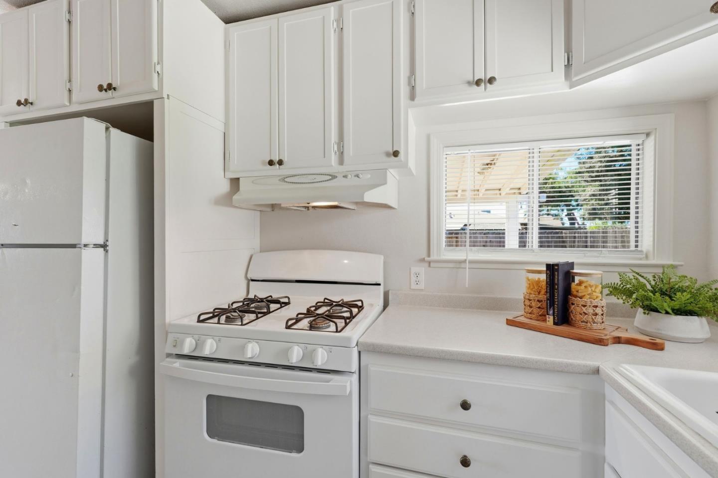 Detail Gallery Image 13 of 34 For 401 Bothun Rd, Turlock,  CA 95380 - 2 Beds | 2 Baths