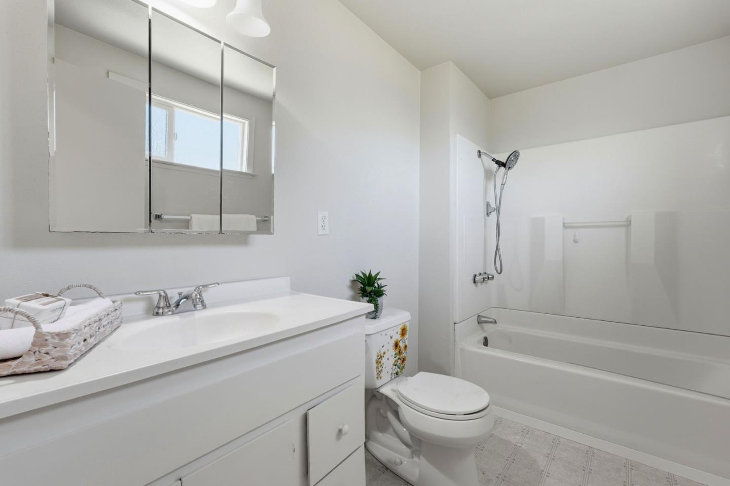 Detail Gallery Image 25 of 34 For 401 Bothun Rd, Turlock,  CA 95380 - 2 Beds | 2 Baths