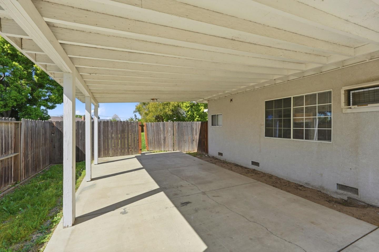 Detail Gallery Image 4 of 34 For 401 Bothun Rd, Turlock,  CA 95380 - 2 Beds | 2 Baths