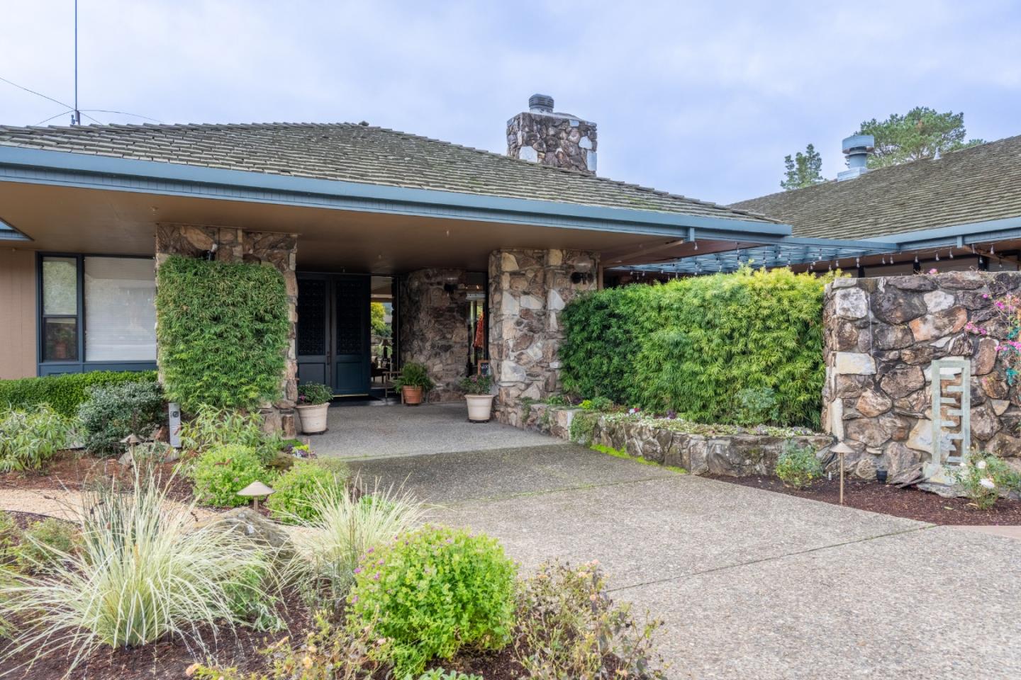 Detail Gallery Image 3 of 42 For 249 Del Mesa Carmel, Carmel,  CA 93923 - 2 Beds | 2 Baths