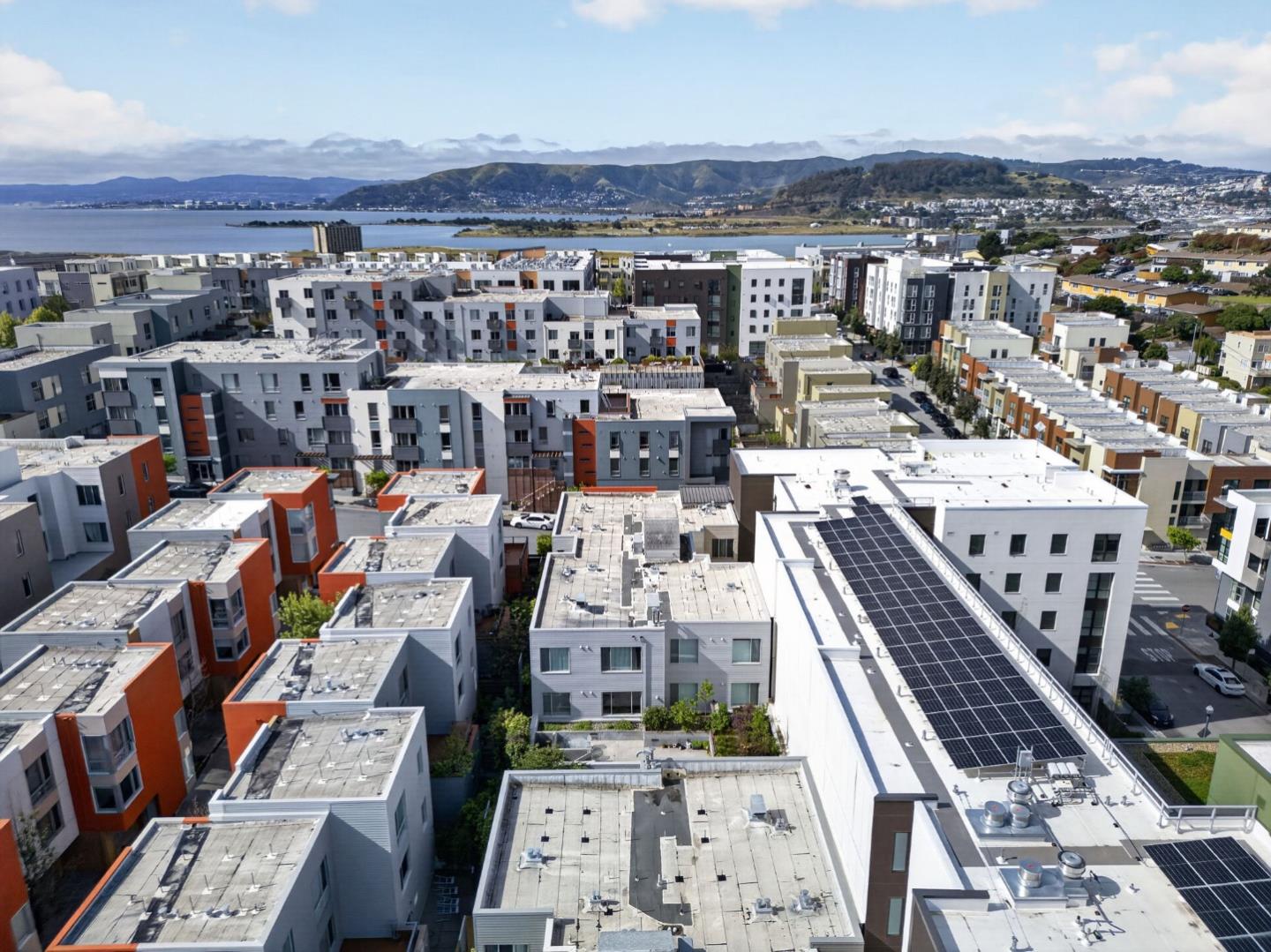 Detail Gallery Image 19 of 21 For 570 Innes Ave #204,  San Francisco,  CA 94124 - 2 Beds | 2 Baths