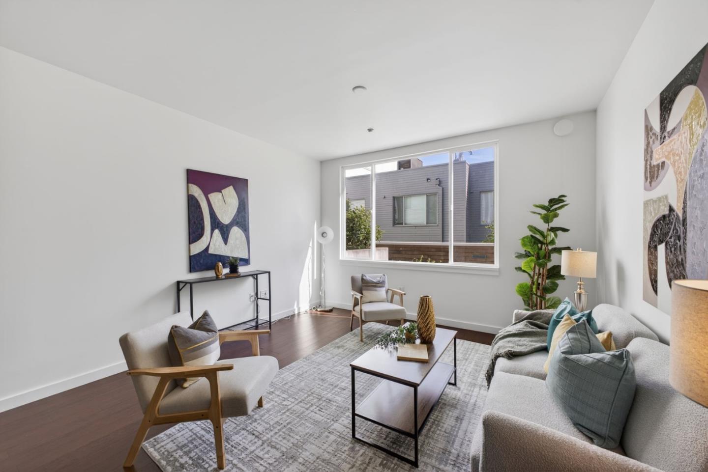Detail Gallery Image 3 of 21 For 570 Innes Ave #204,  San Francisco,  CA 94124 - 2 Beds | 2 Baths