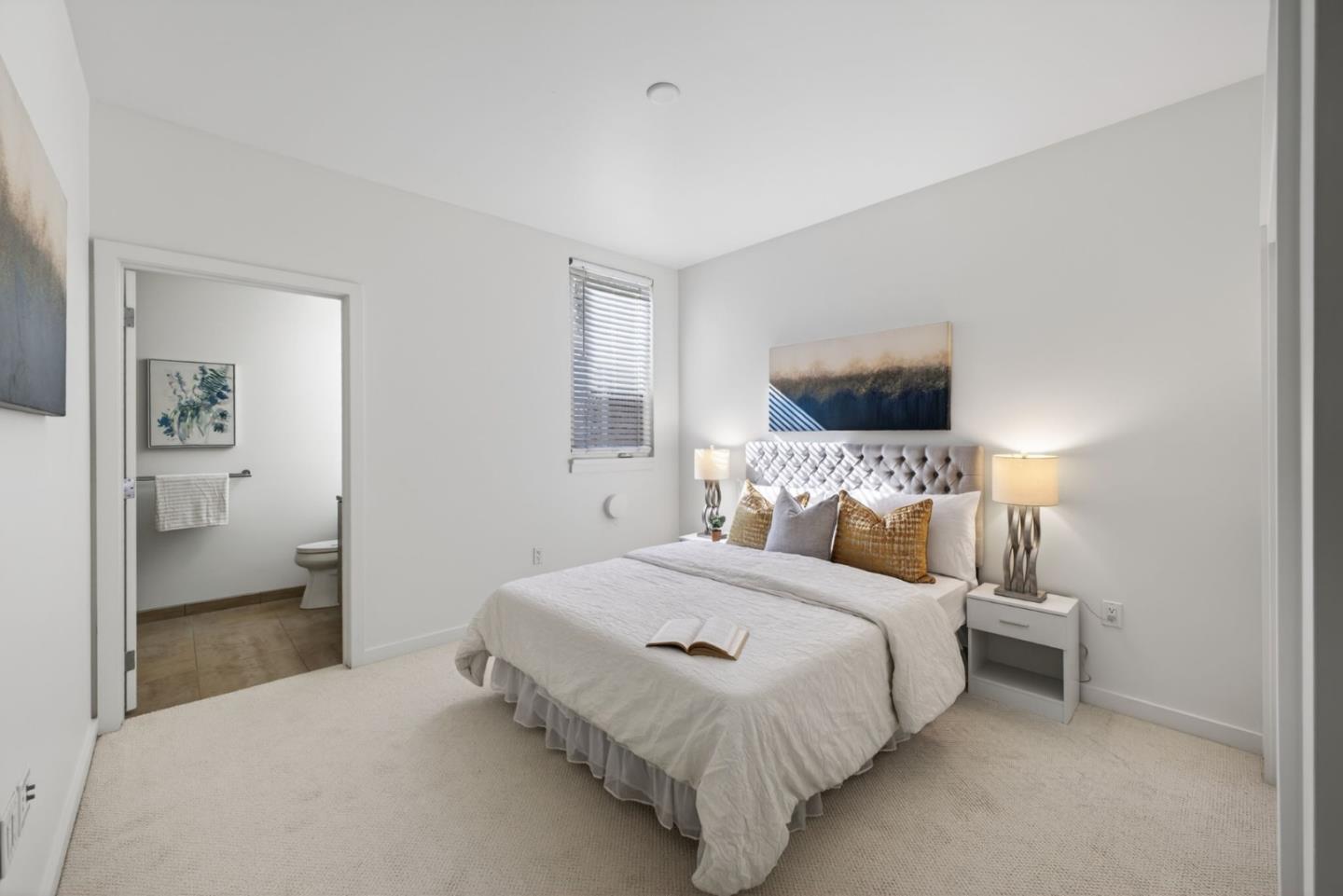 Detail Gallery Image 9 of 21 For 570 Innes Ave #204,  San Francisco,  CA 94124 - 2 Beds | 2 Baths
