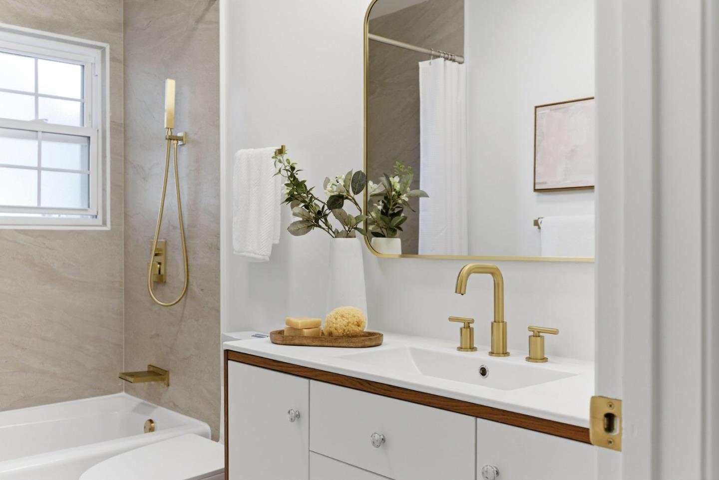 Detail Gallery Image 18 of 57 For 972 Emerald Way, San Jose,  CA 95117 - 3 Beds | 2 Baths