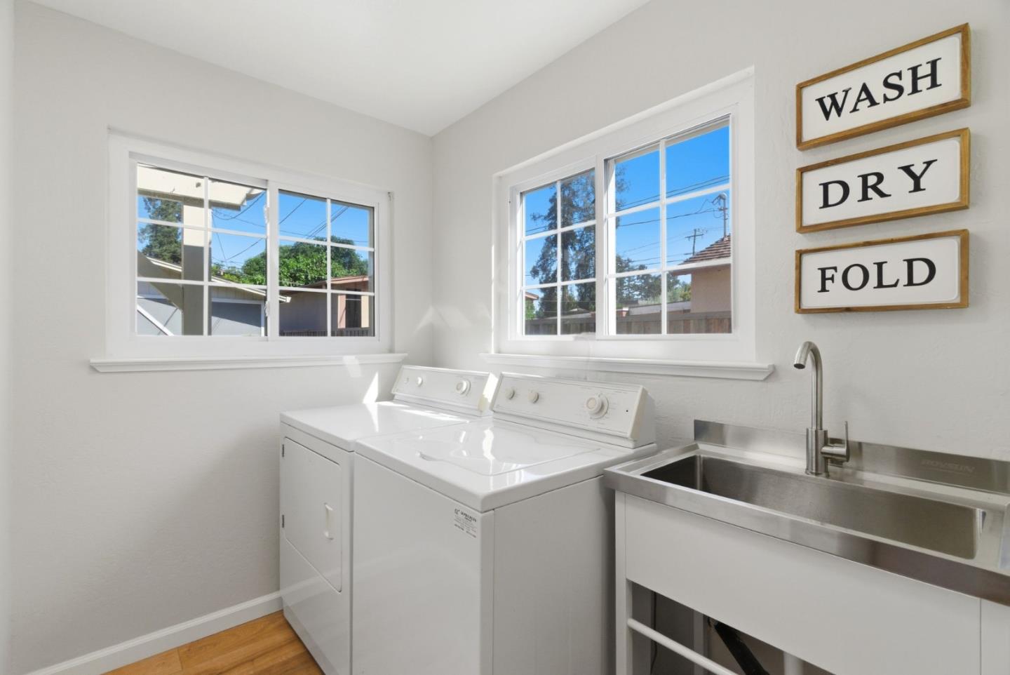 Detail Gallery Image 34 of 57 For 972 Emerald Way, San Jose,  CA 95117 - 3 Beds | 2 Baths