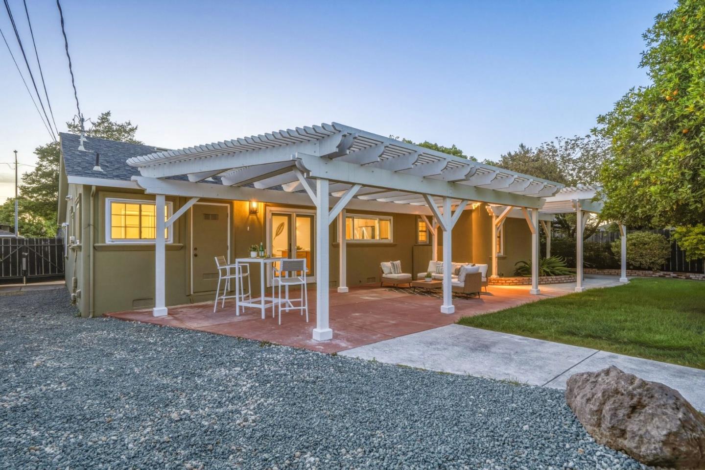 Detail Gallery Image 40 of 57 For 972 Emerald Way, San Jose,  CA 95117 - 3 Beds | 2 Baths