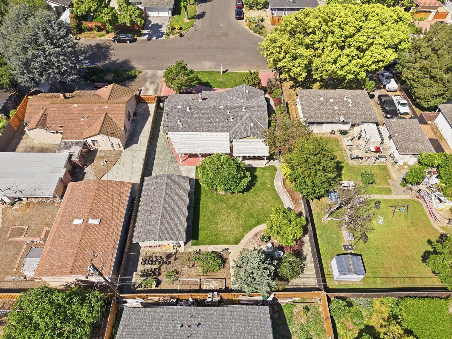 Detail Gallery Image 52 of 57 For 972 Emerald Way, San Jose,  CA 95117 - 3 Beds | 2 Baths