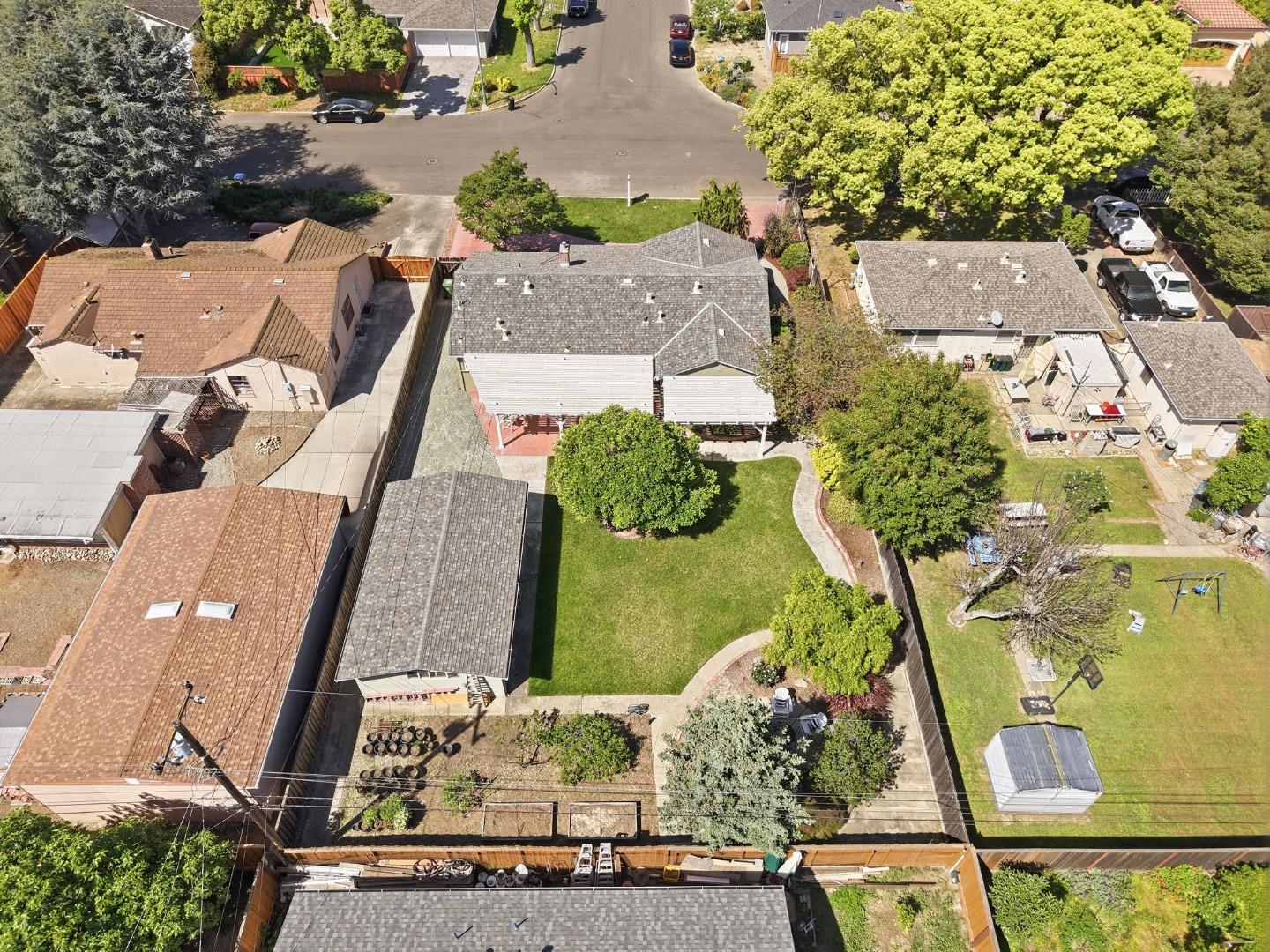 Detail Gallery Image 53 of 57 For 972 Emerald Way, San Jose,  CA 95117 - 3 Beds | 2 Baths