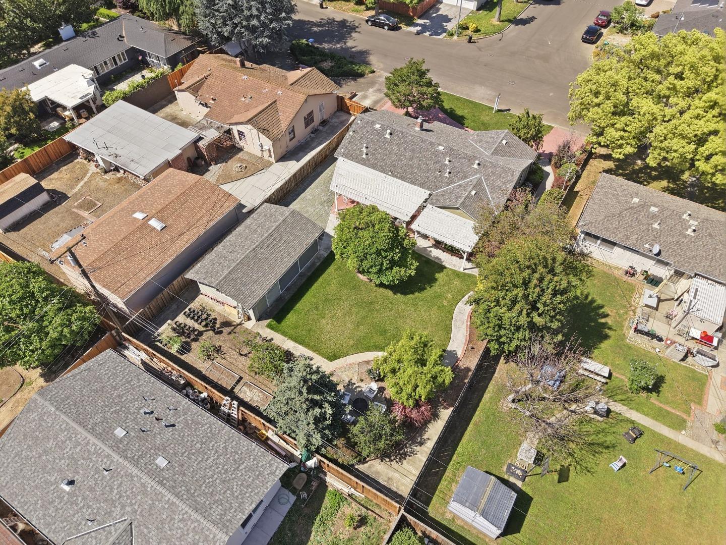 Detail Gallery Image 54 of 57 For 972 Emerald Way, San Jose,  CA 95117 - 3 Beds | 2 Baths