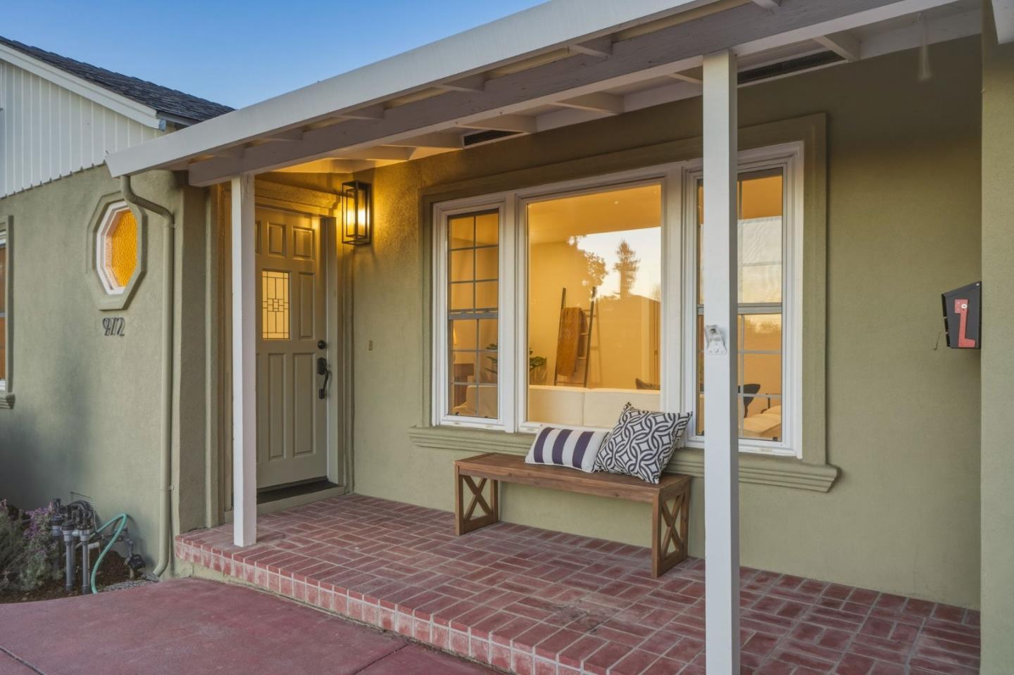 Detail Gallery Image 6 of 57 For 972 Emerald Way, San Jose,  CA 95117 - 3 Beds | 2 Baths