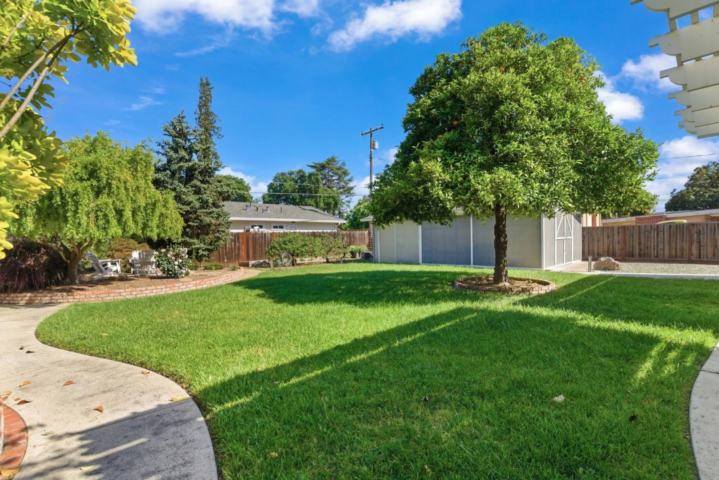 Detail Gallery Image 7 of 57 For 972 Emerald Way, San Jose,  CA 95117 - 3 Beds | 2 Baths