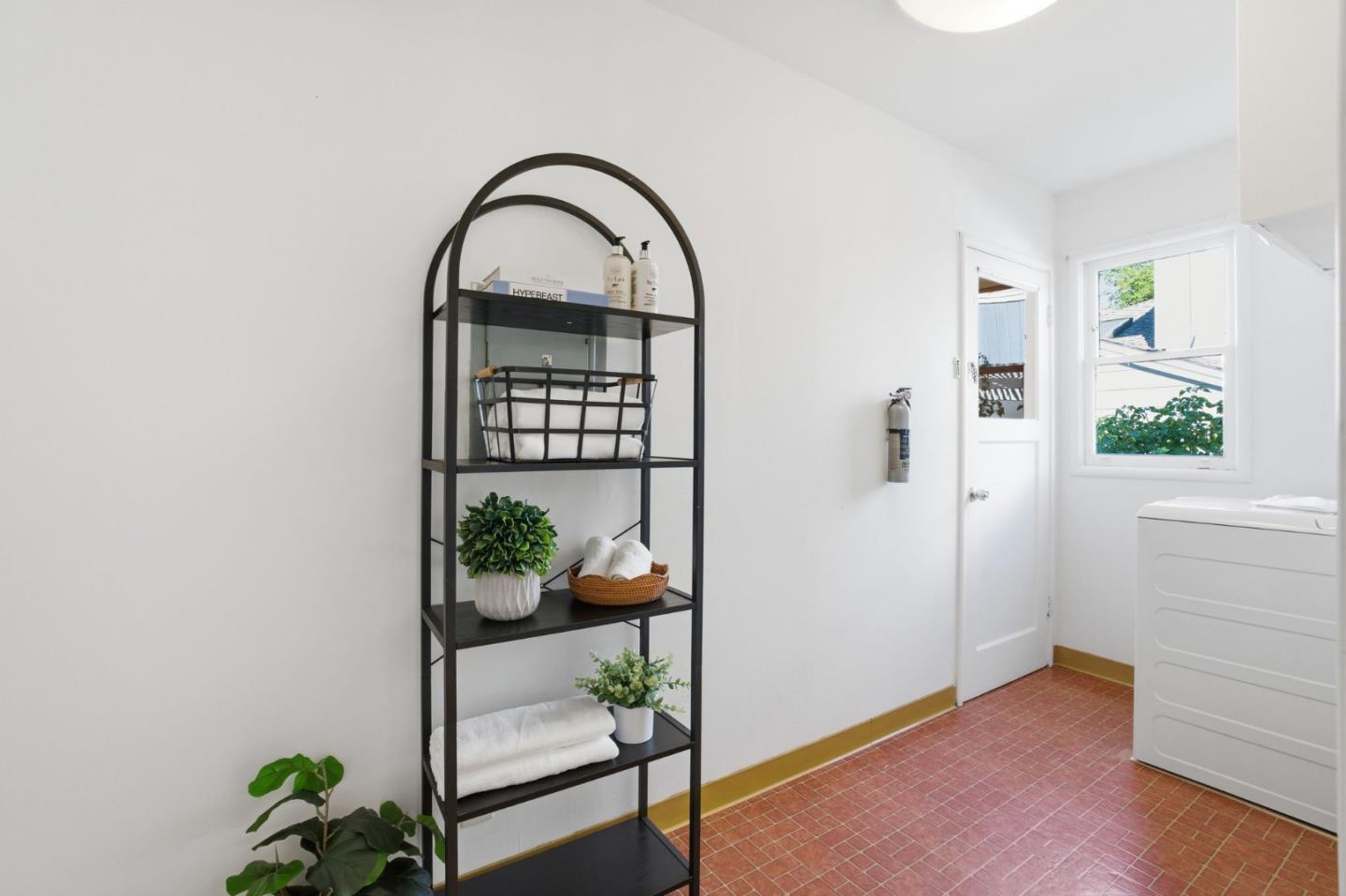 Detail Gallery Image 39 of 69 For 291 W 39th Ave, San Mateo,  CA 94403 - 4 Beds | 2/1 Baths