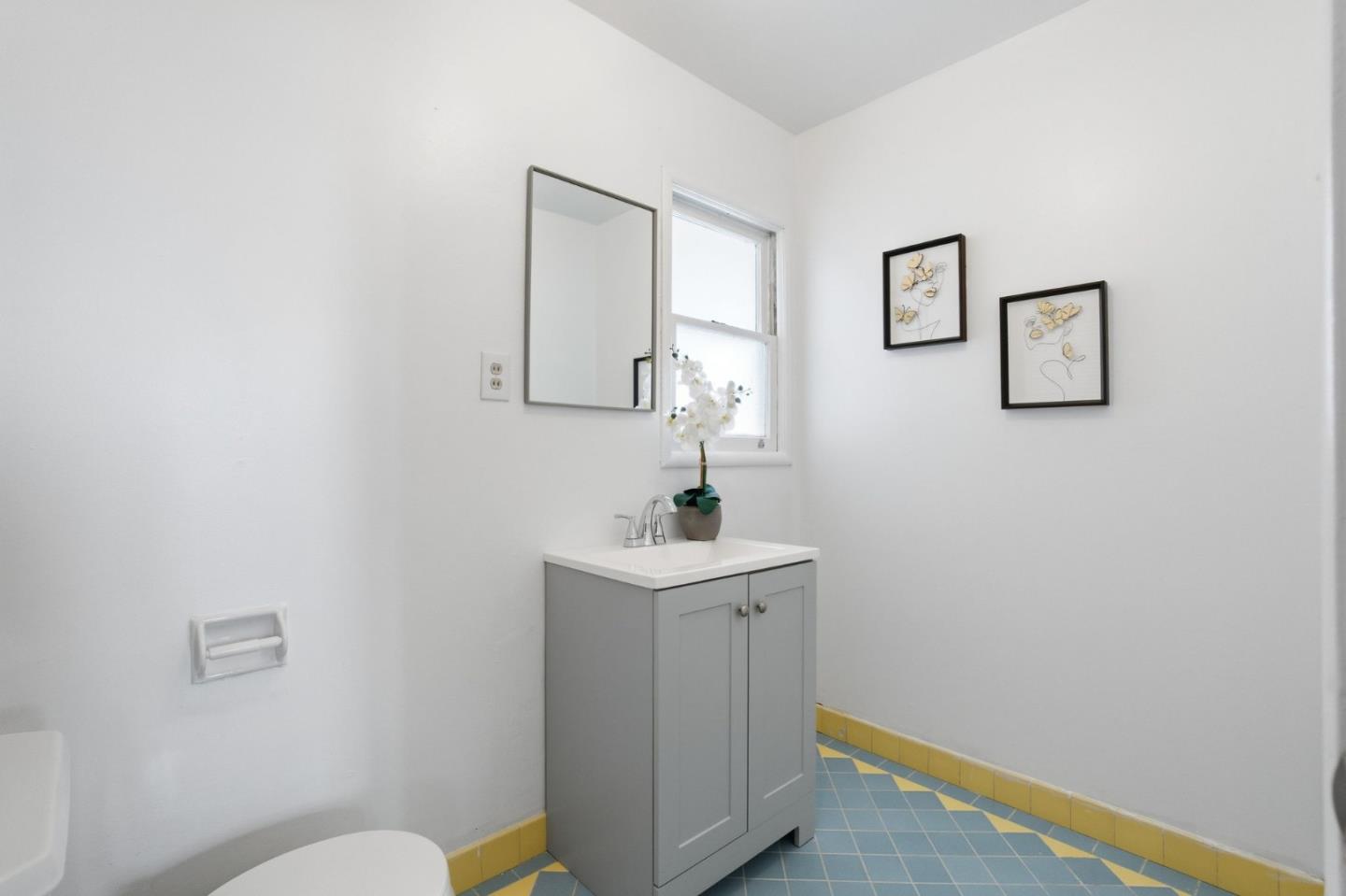 Detail Gallery Image 41 of 69 For 291 W 39th Ave, San Mateo,  CA 94403 - 4 Beds | 2/1 Baths