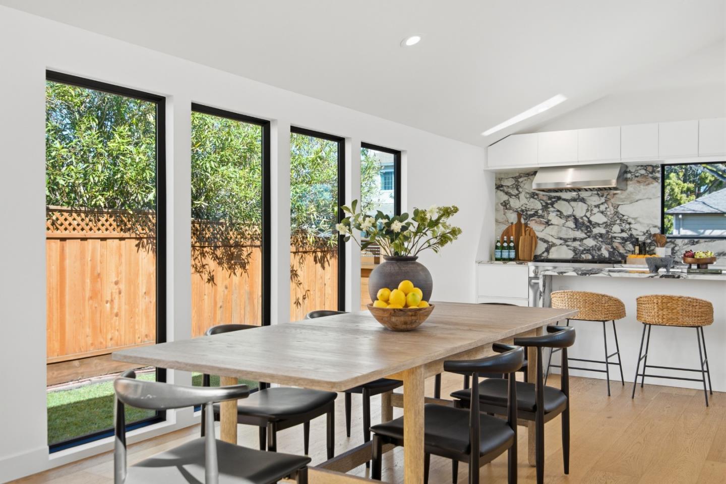 Detail Gallery Image 10 of 35 For 909 Sunnybrae Blvd, San Mateo,  CA 94402 - 4 Beds | 2 Baths