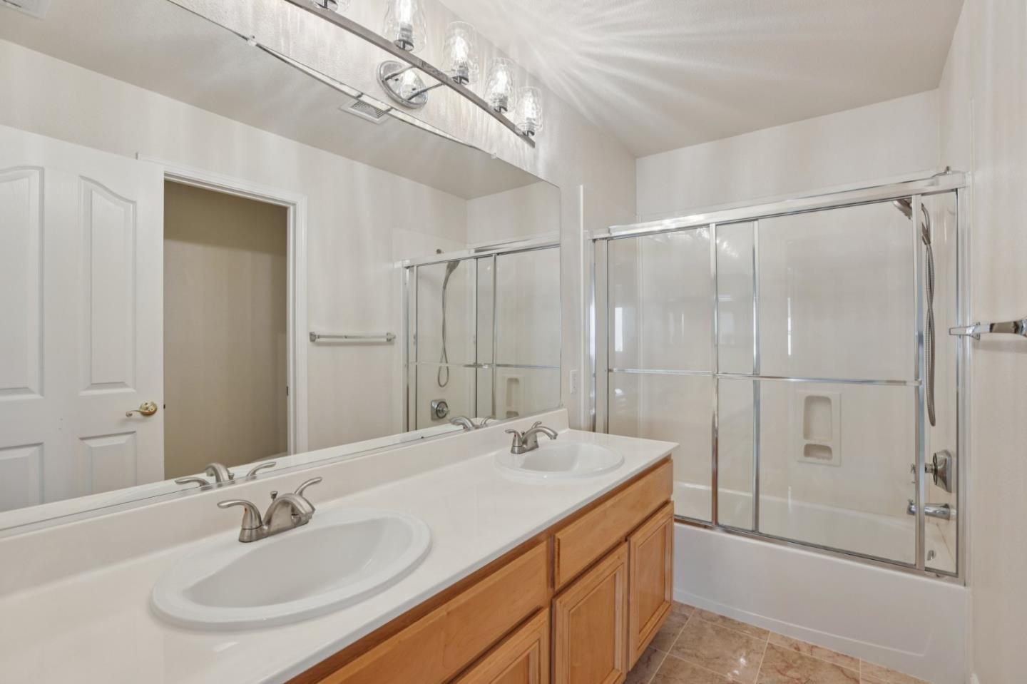 Detail Gallery Image 17 of 25 For 15 Centennial Way, San Ramon,  CA 94583 - 5 Beds | 3 Baths