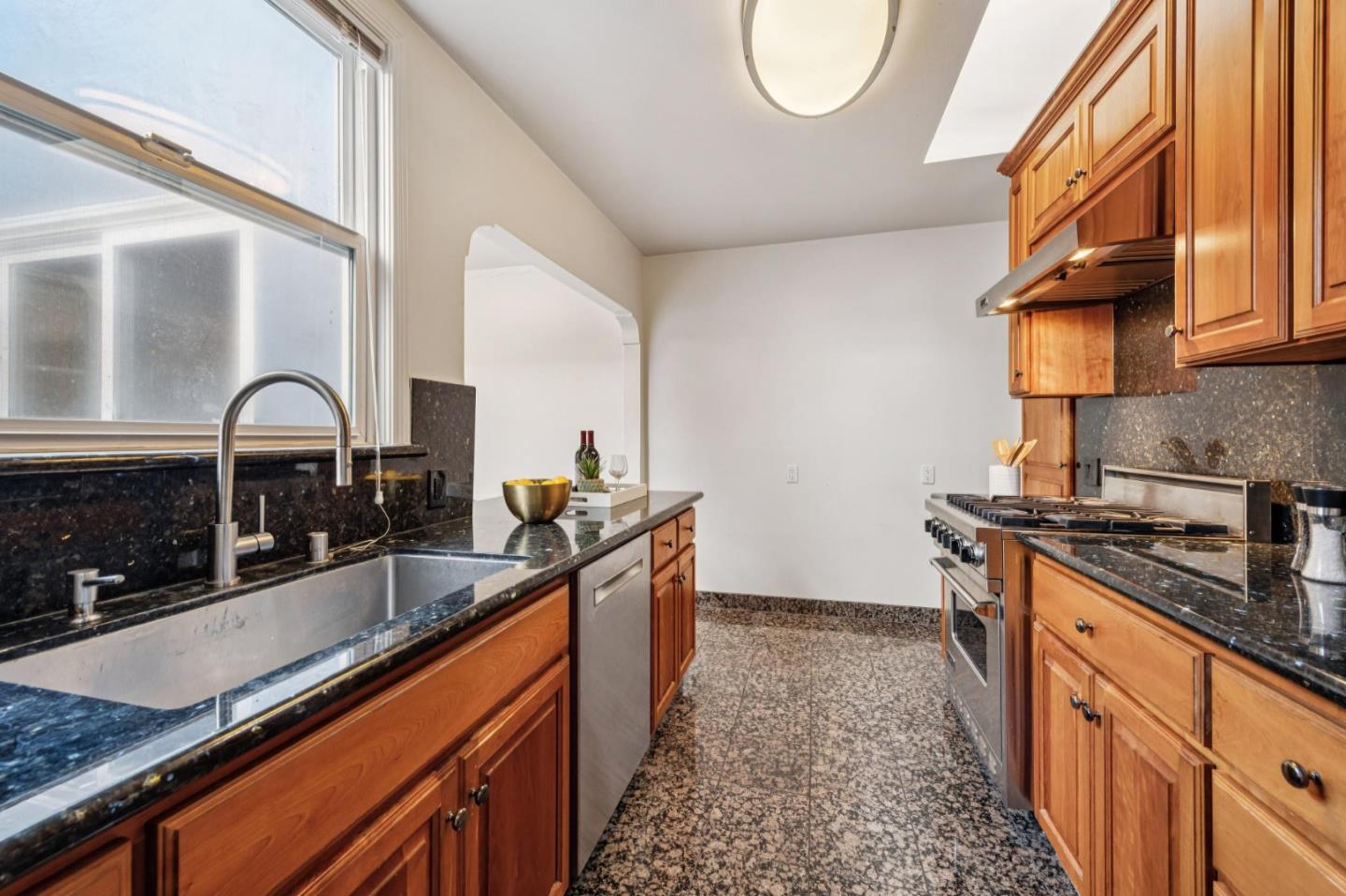 Detail Gallery Image 18 of 44 For 132 School St, Daly City,  CA 94014 - 3 Beds | 2 Baths