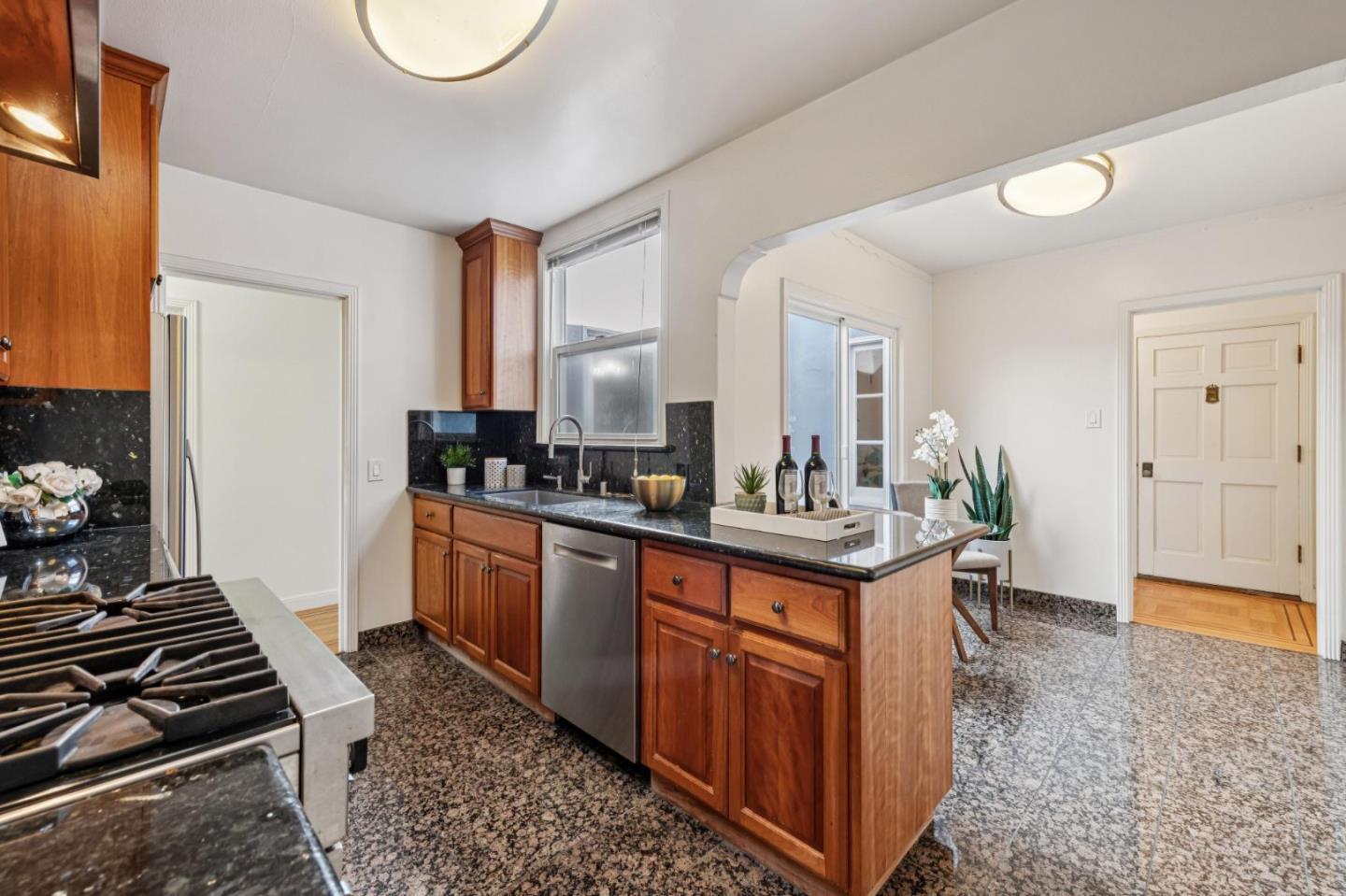 Detail Gallery Image 20 of 44 For 132 School St, Daly City,  CA 94014 - 3 Beds | 2 Baths