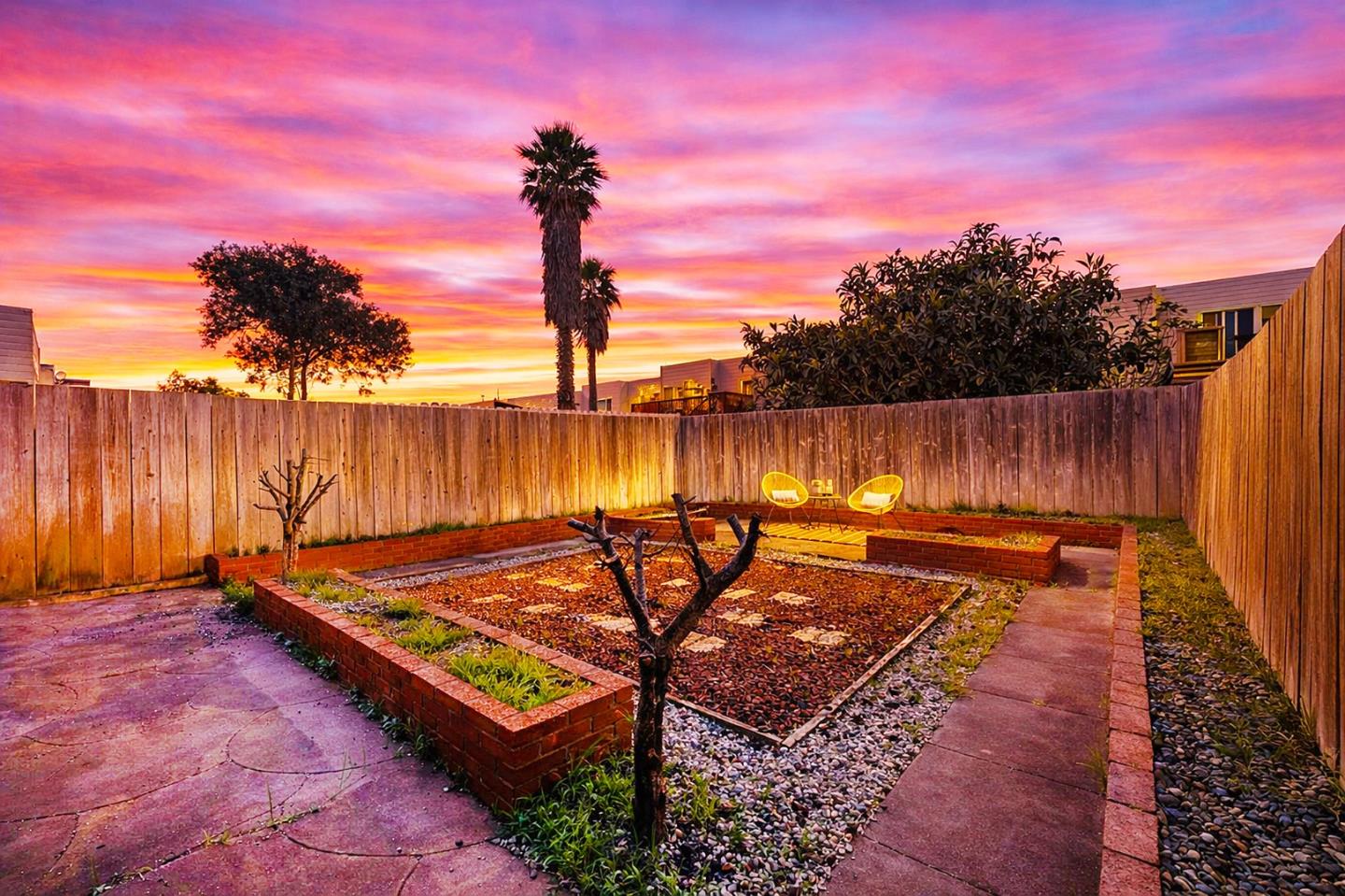 Detail Gallery Image 3 of 44 For 132 School St, Daly City,  CA 94014 - 3 Beds | 2 Baths