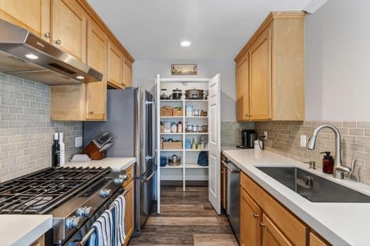 Detail Gallery Image 10 of 25 For 5 Corinthian Ct, Novato,  CA 94947 - 2 Beds | 1/1 Baths