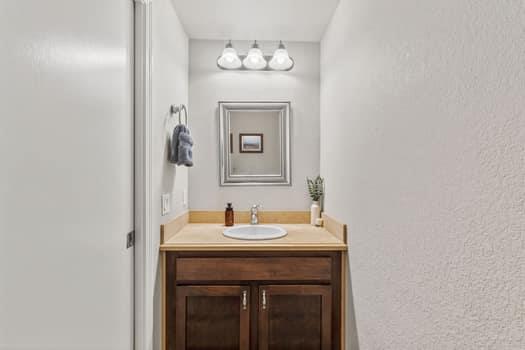 Detail Gallery Image 11 of 25 For 5 Corinthian Ct, Novato,  CA 94947 - 2 Beds | 1/1 Baths