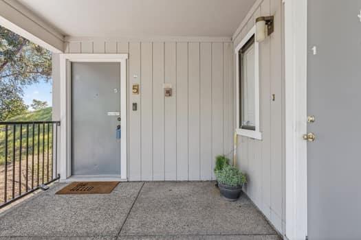 Detail Gallery Image 2 of 25 For 5 Corinthian Ct, Novato,  CA 94947 - 2 Beds | 1/1 Baths