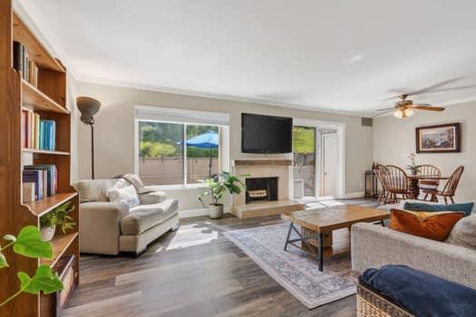 Detail Gallery Image 3 of 25 For 5 Corinthian Ct, Novato,  CA 94947 - 2 Beds | 1/1 Baths