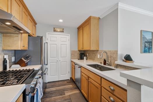 Detail Gallery Image 8 of 25 For 5 Corinthian Ct, Novato,  CA 94947 - 2 Beds | 1/1 Baths