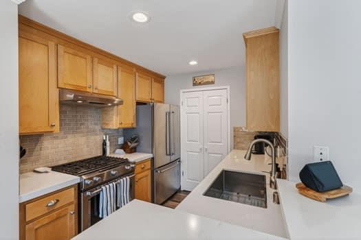 Detail Gallery Image 9 of 25 For 5 Corinthian Ct, Novato,  CA 94947 - 2 Beds | 1/1 Baths