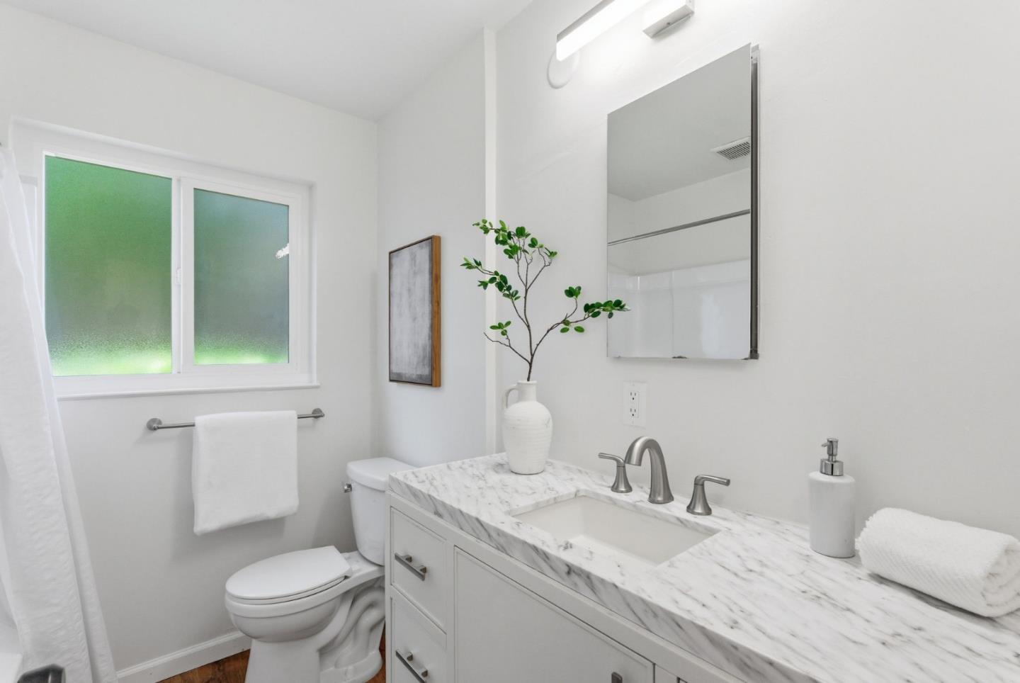 Detail Gallery Image 12 of 38 For 452 - 454 Waddington Ave, Sunnyvale,  CA 94085 - – Beds | – Baths