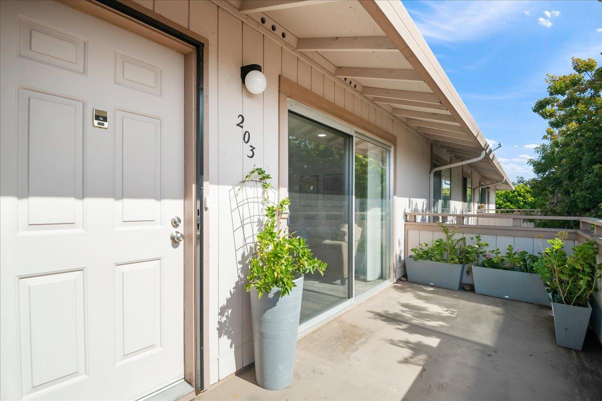 Detail Gallery Image 11 of 13 For 25164 Copa Del Oro Dr #203,  Hayward,  CA 94545 - 2 Beds | 2 Baths