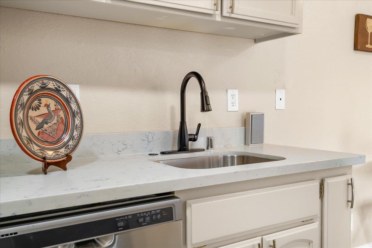 Detail Gallery Image 5 of 13 For 25164 Copa Del Oro Dr #203,  Hayward,  CA 94545 - 2 Beds | 2 Baths