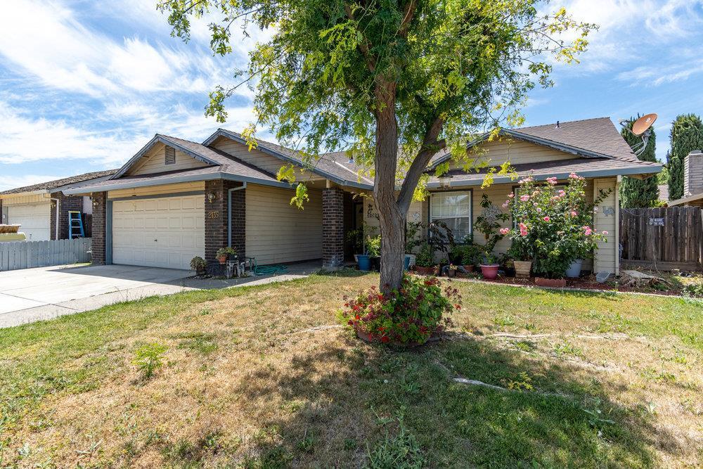 Detail Gallery Image 2 of 29 For 2135 Arroyo Ct, Los Banos,  CA 93635 - 4 Beds | 2 Baths