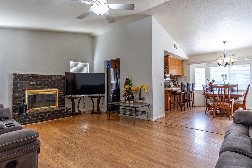 Detail Gallery Image 7 of 29 For 2135 Arroyo Ct, Los Banos,  CA 93635 - 4 Beds | 2 Baths